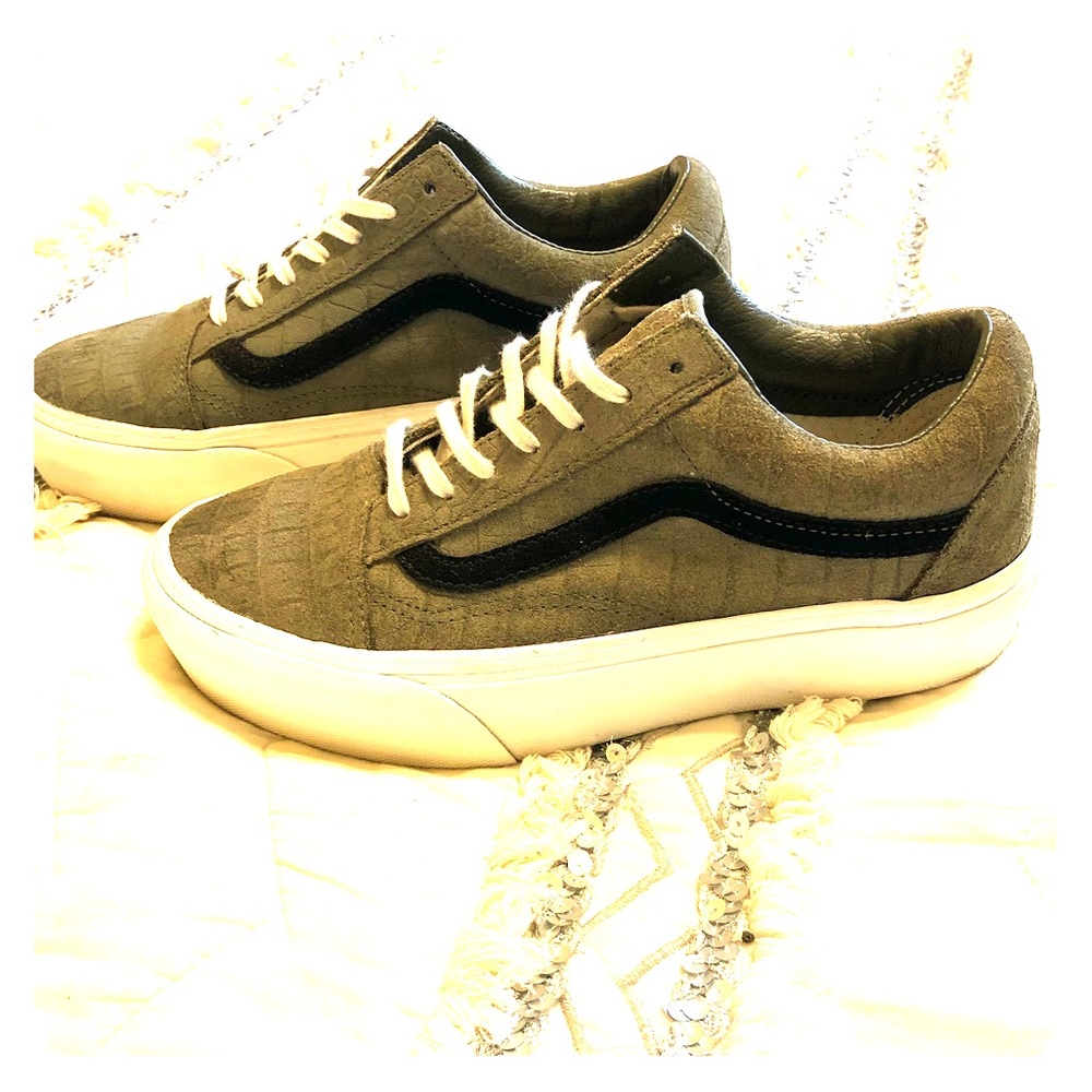 Platform crock vans
